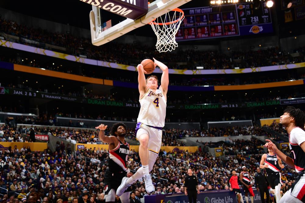 轻球员正在 轻球员正在